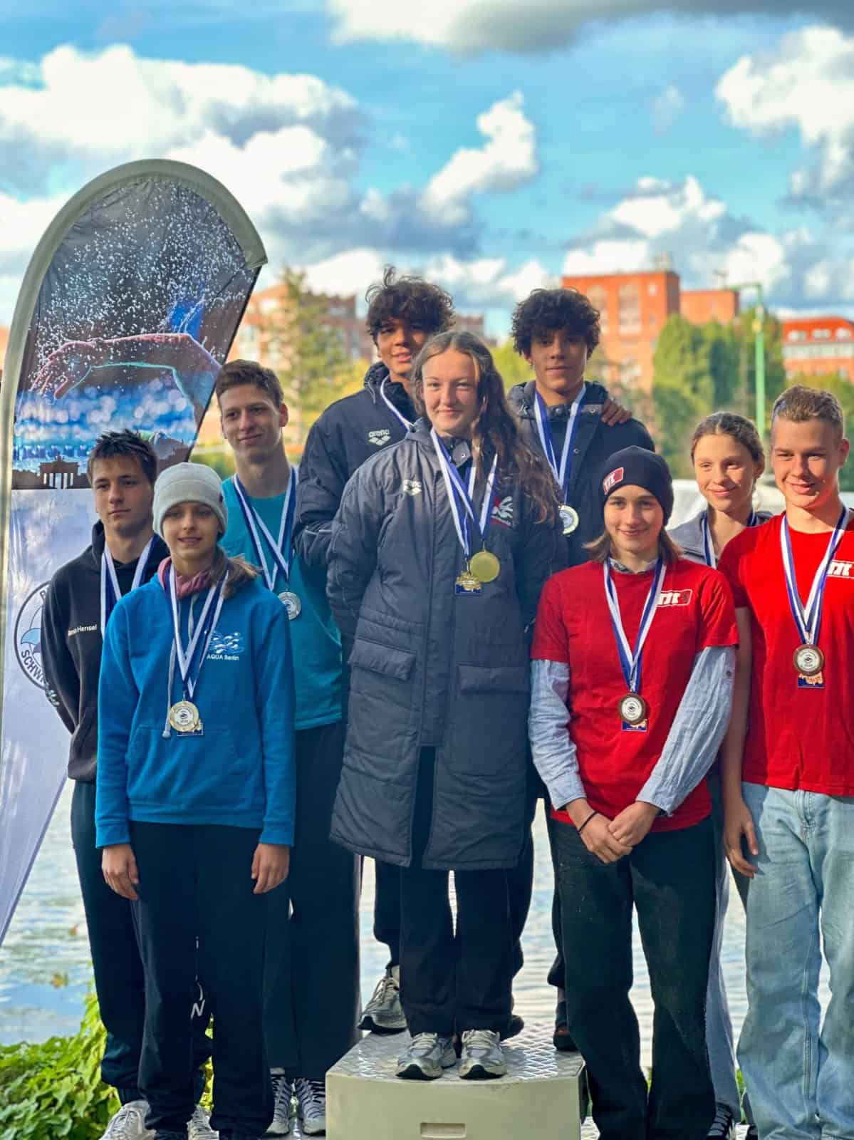 Siegerehrung der Jugendstaffeln mit der siegreichen Mannschaft von Wasserfreunde Spandau 04.